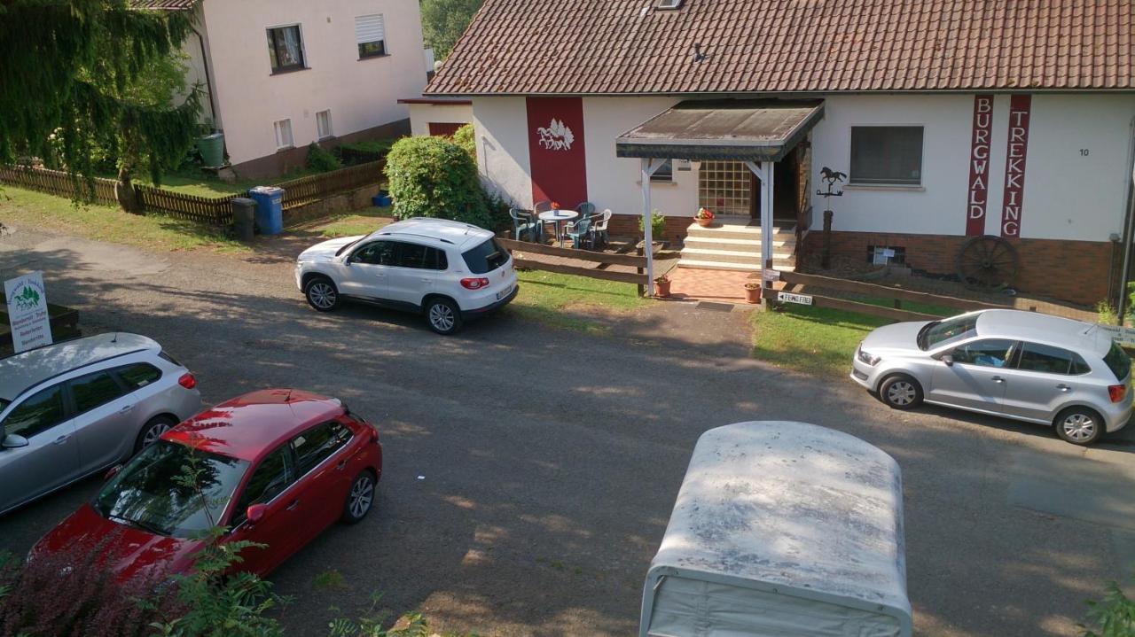 Hotel Gaestehaus Burgwald-Trekking Mittelsimtshausen Exterior foto